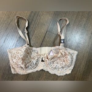 New Victoria Secret Unlined Demi Lace Underwire Bra in Nude-Size 34DDD